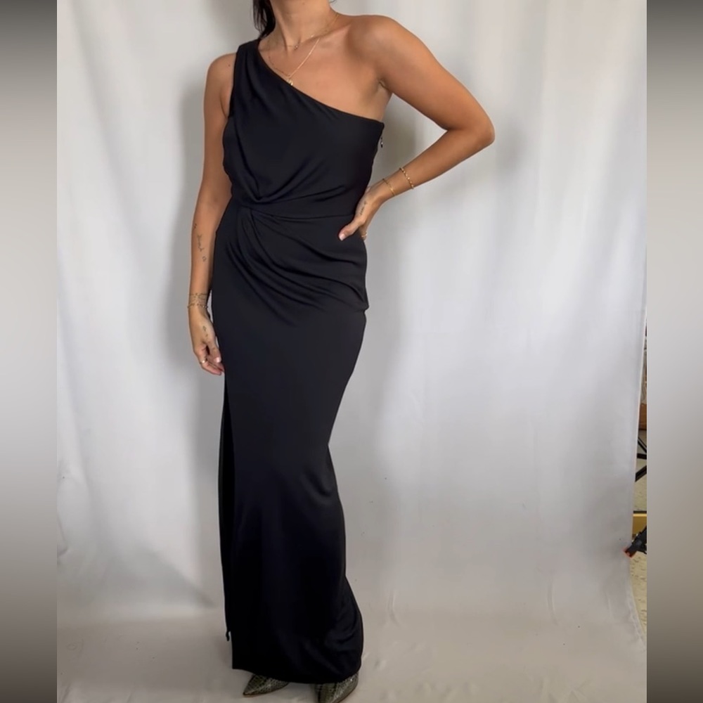 BCBG Max Azria evening long one shoulder gown in super comfy fabric